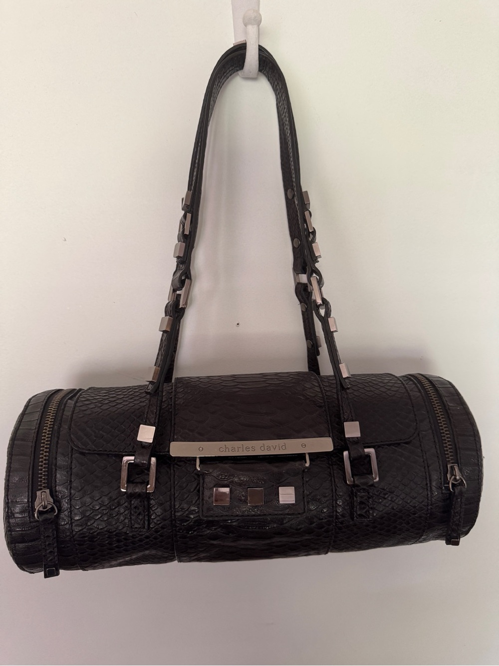 Charles David Black Leather Snakeskin Embossed Barrel Shoulder Bag - Picture 3 of 12
